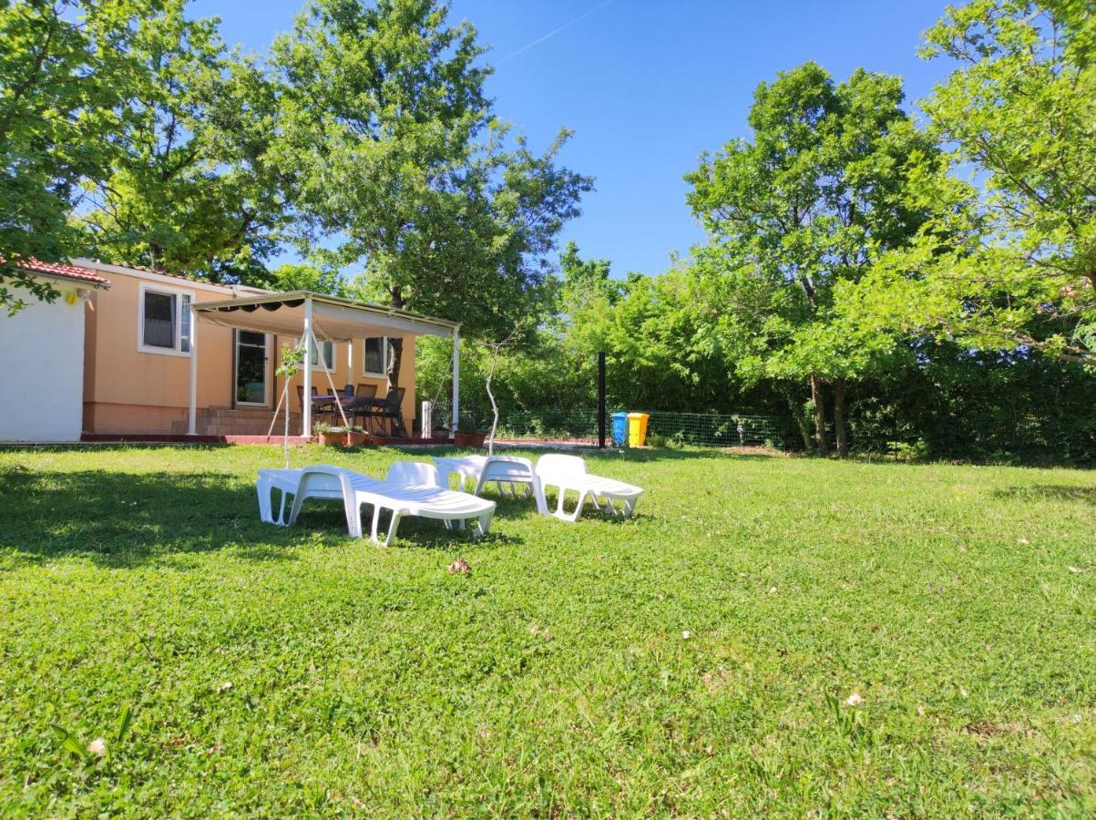 Villa Tiny House Dora à Marčana Extérieur photo