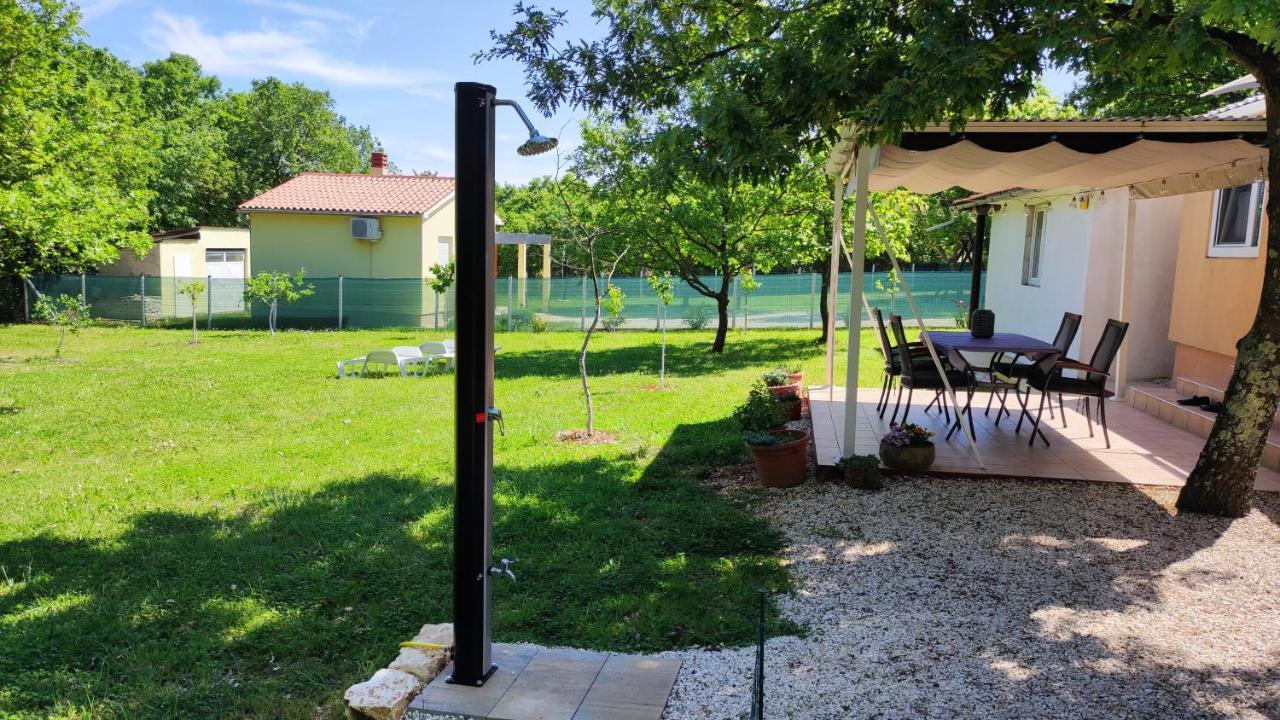 Villa Tiny House Dora à Marčana Extérieur photo